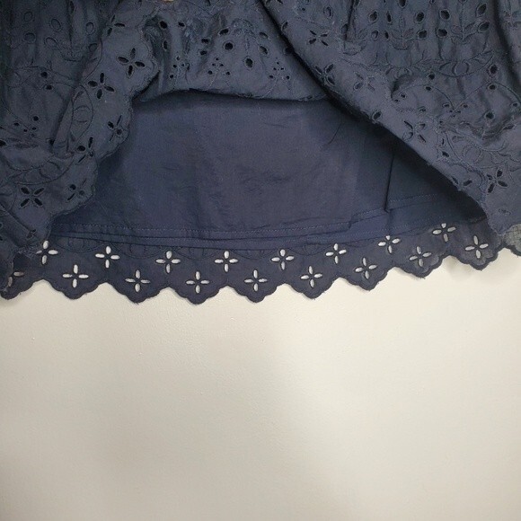 LOFT Navy Blue Eyelet Cotton Mini Skirt Size 4 - Picture 6 of 7